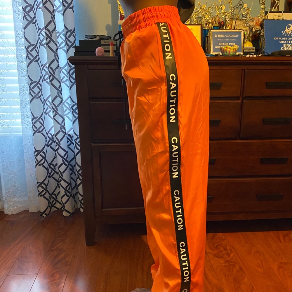 “Handle with care” Fashionnova joggers